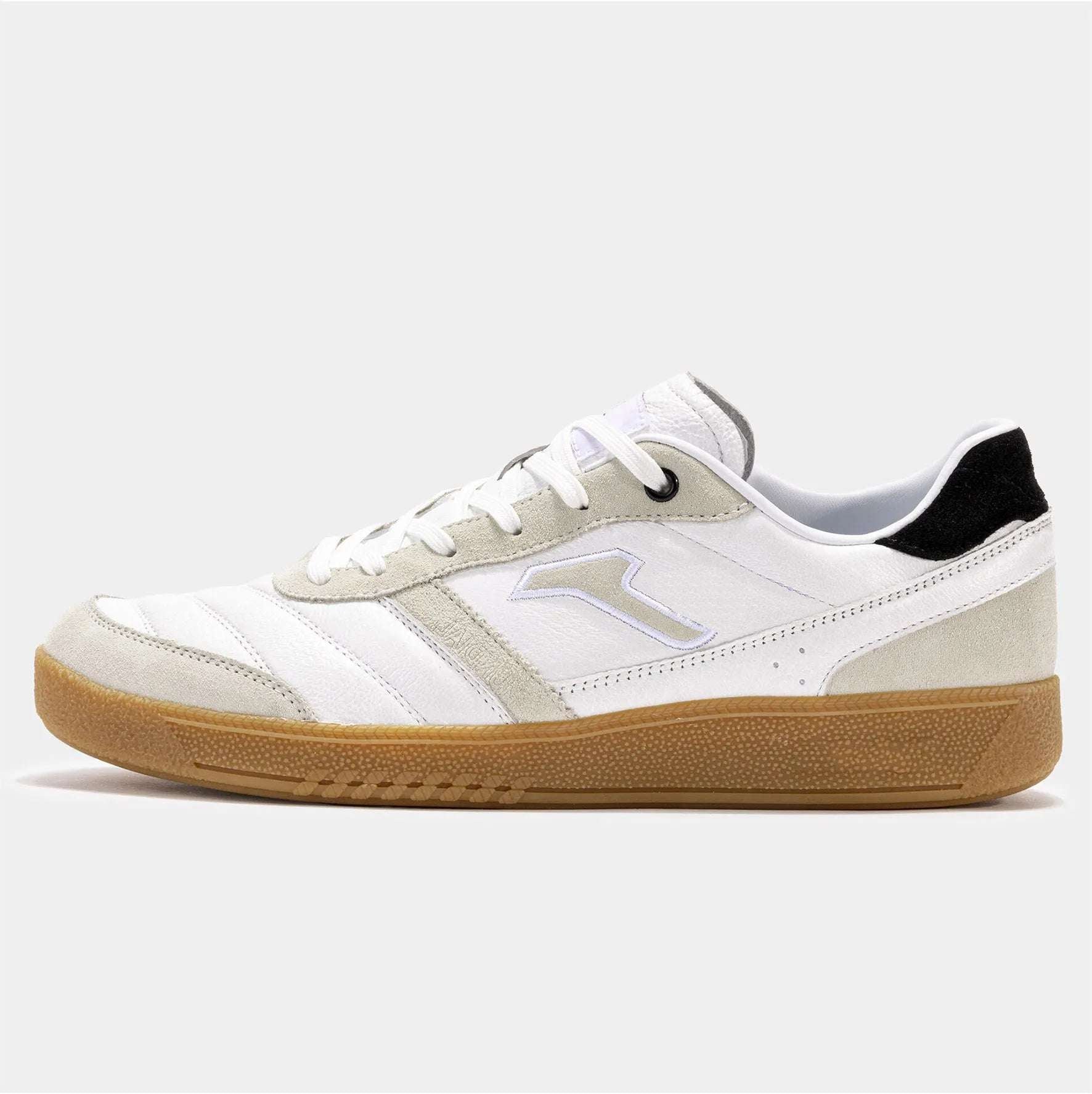 TM-SNEAKERS-1